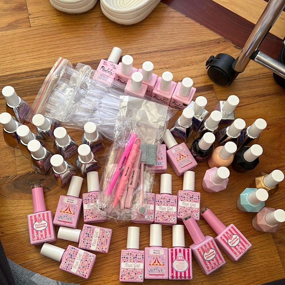 Gel polish lot